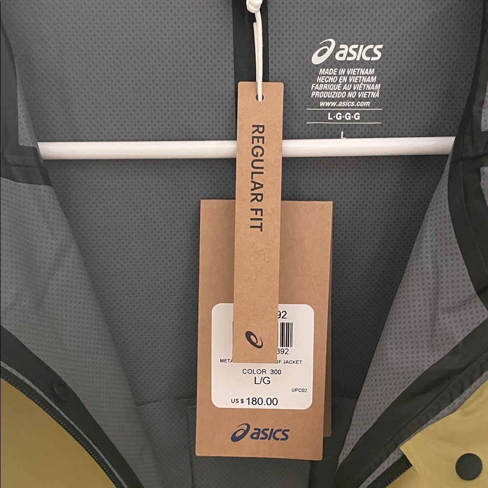 ASICS Raincoat - Picture 3 of 6